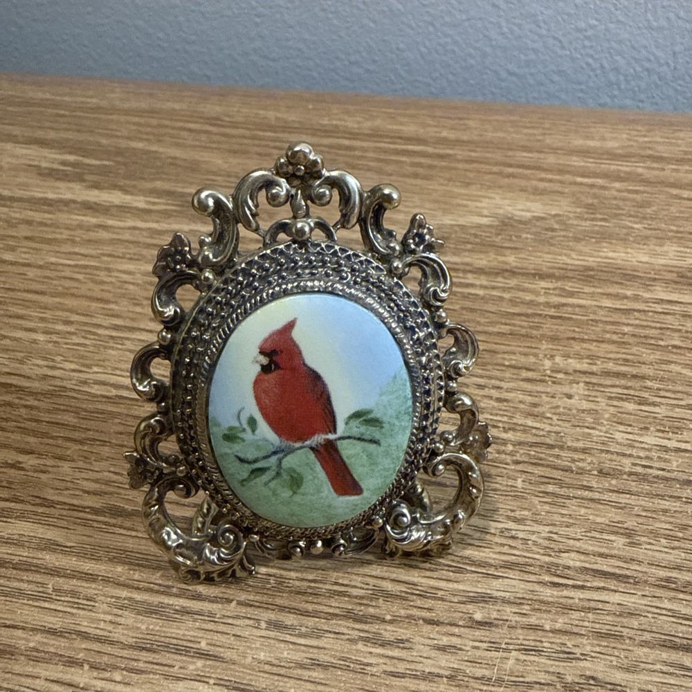 Cardinals Porcelain‎ Gold Tone Stand Pendant